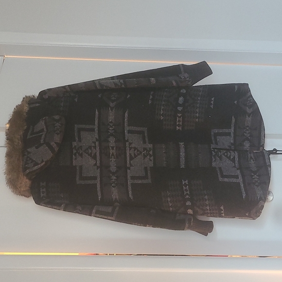 Aztec winter coat - Picture 4 of 8